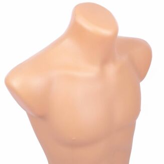 Tors męski długi cielisty bokiem z bliska