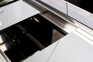 Lada chłodnicza z szybą giętą L-B3 - 17