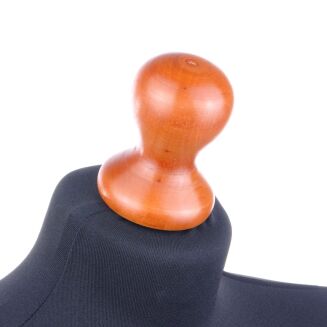 Manekin krawiecki czarny na drewnianej nodze kolor orzech zakończenie torsu