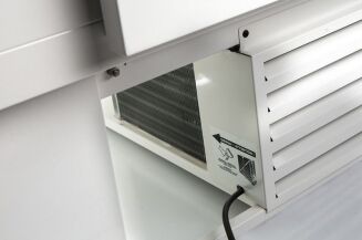 Lada chłodnicza z szybą giętą L-B - 17